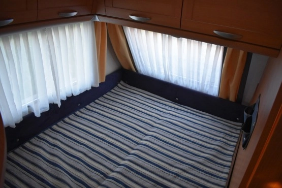                         KNAUS Azur 500FU Premium 4/5 os. Moover, prysznic, toaleta - zdjęcie 8
                        