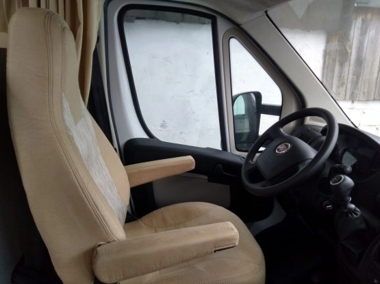                         Kamper Fiat Ducato Carado A464 Alkowa 5/6 Osób Idealny - zdjęcie 11
                        