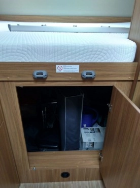                         Kamper Fiat Ducato Carado A464 Alkowa 5/6 Osób Idealny - zdjęcie 15
                        