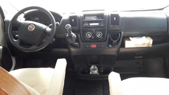                         Kamper Fiat Ducato Carado A464 Alkowa 5/6 Osób Idealny - zdjęcie 3
                        