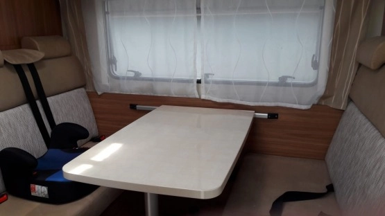                         Kamper Fiat Ducato Carado A464 Alkowa 5/6 Osób Idealny - zdjęcie 4
                        