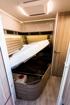                         Sprzedam nową przyczepę Burstner Averso Harmony Line 490 TS  - zdjęcie 7
                        