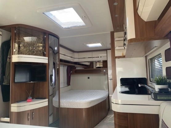                         Hobby 560 WFU EXCELLENT - zdjęcie 5
                        