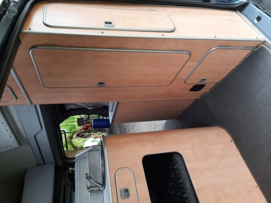                         Kamper Ford Transit Nugget Westfalia - zdjęcie 5
                        