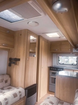                         Przyczepa kempingowa LUNAR ARIVA - zdjęcie 6
                        