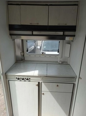                         Przyczepa kempingowa Chateau Chiara 334 - zdjęcie 2
                        