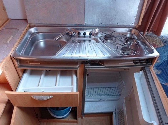                         Przyczepa kempingowa LMC Luxus 490 - zdjęcie 5
                        