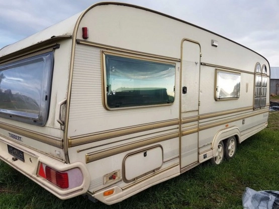                         Przyczepa Kempingowa Tabbert Baronesse 650 - zdjęcie 2
                        