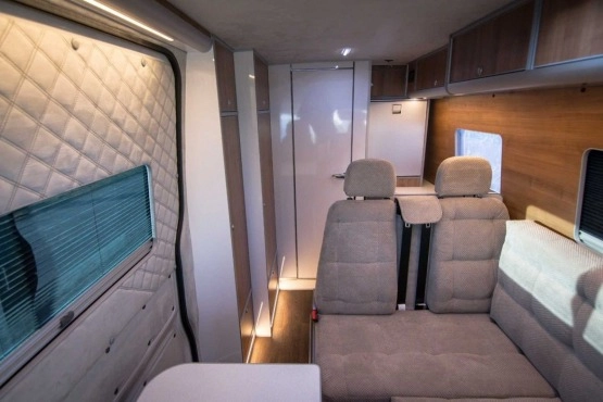                         Kamper Volkswagen Crafter camper Ebacamp 2017 - zdjęcie 2
                        