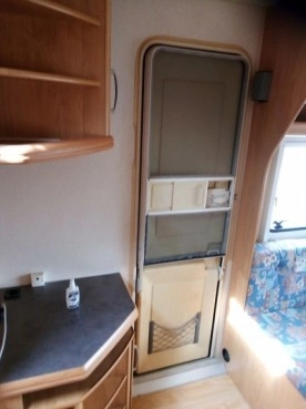                         Przyczepa kempingowa Hobby 540 - zdjęcie 3
                        