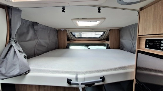                         Sunlight T68 jak NOWY - zdjęcie 9
                        