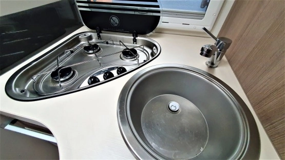                         Ford Challenger Genesis 288 EB - zdjęcie 12
                        