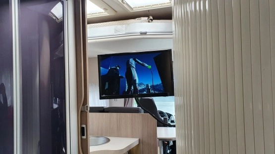                         Ford Challenger Genesis 288 EB - zdjęcie 13
                        