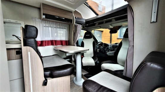                         Ford Challenger Genesis 288 EB - zdjęcie 8
                        