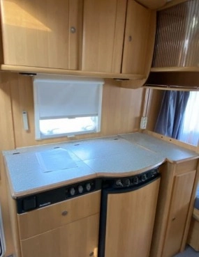                         Dethleffs Camper 470 z przedsionkiem Isabella  - zdjęcie 11
                        