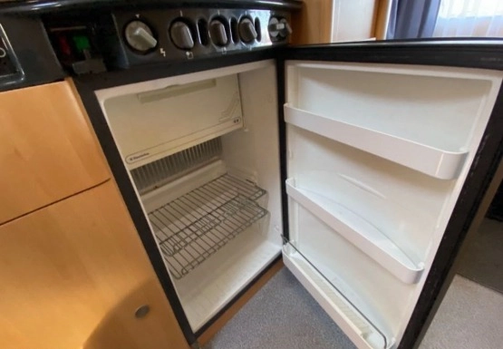                         Dethleffs Camper 470 z przedsionkiem Isabella  - zdjęcie 14
                        