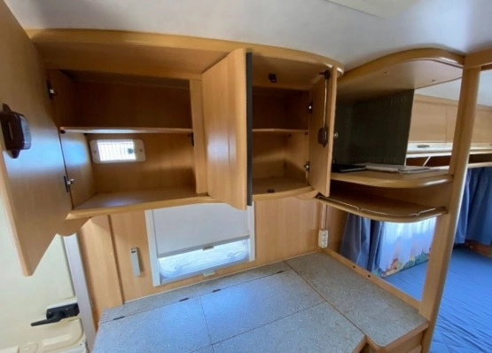                         Dethleffs Camper 470 z przedsionkiem Isabella  - zdjęcie 17
                        