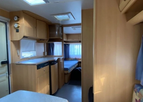                         Dethleffs Camper 470 z przedsionkiem Isabella  - zdjęcie 9
                        