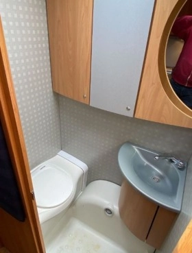                         Przyczepa kempingowa Burstner Fliper 460 TL  - zdjęcie 19
                        