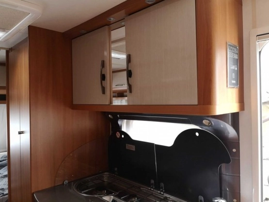                         Przyczepa Kempingowa Hobby 470 KMF - zdjęcie 2
                        