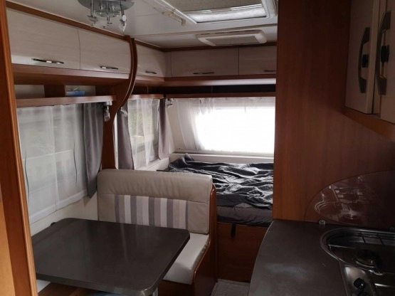                         Przyczepa Kempingowa Hobby 470 KMF - zdjęcie 3
                        