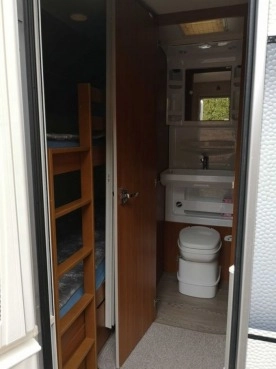                         Przyczepa Kempingowa Hobby 470 KMF - zdjęcie 6
                        