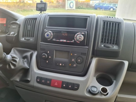                         Peugeot boxer mini kamper - zdjęcie 5
                        