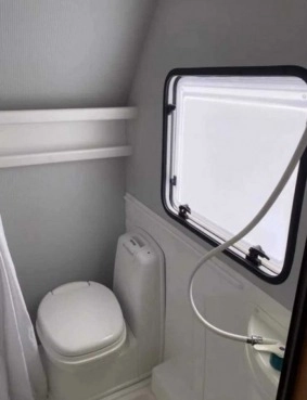                         Przyczepa Kempingowa KANUS Eifelland 450 - zdjęcie 3
                        