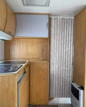                         Przyczepa Kempingowa KANUS Eifelland 450 - zdjęcie 4
                        