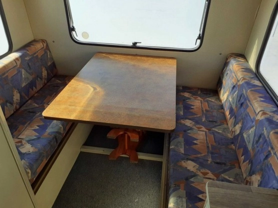                         Przyczepa kempingowa Burstner 3804 - zdjęcie 2
                        