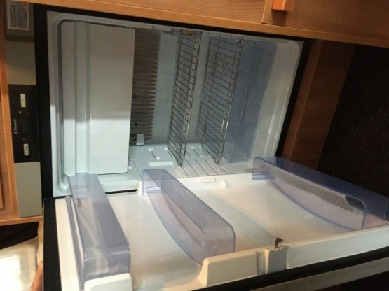                         SPRZEDAM KAMPERA RAPIDO V56 . - zdjęcie 5
                        