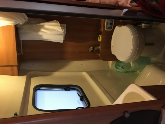                         SPRZEDAM KAMPERA RAPIDO V56 . - zdjęcie 8
                        