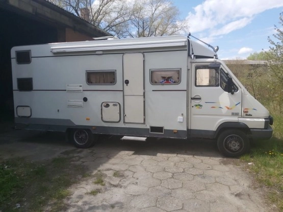                         Kamper Renault B90 - zdjęcie 1
                        