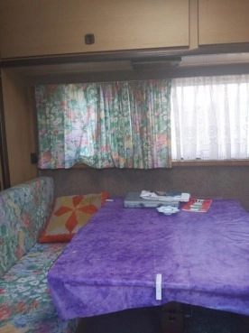                         Kamper Renault B90 - zdjęcie 5
                        