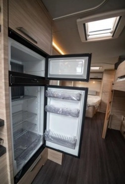                         Przyczepa kempingowa Knaus SÜDWIND 750 UDF - zdjęcie 17
                        