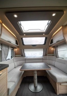                         Przyczepa kempingowa Knaus SÜDWIND 750 UDF - zdjęcie 7
                        