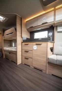                         Przyczepa kempingowa Knaus SÜDWIND 750 UDF - zdjęcie 8
                        