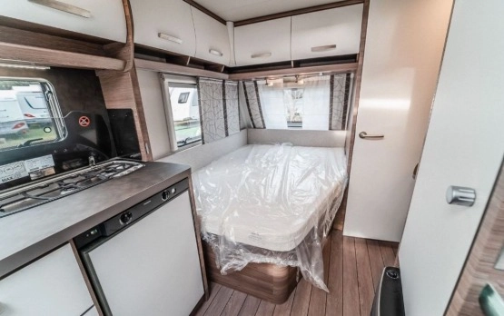                         KNAUS 450 FU - zdjęcie 3
                        