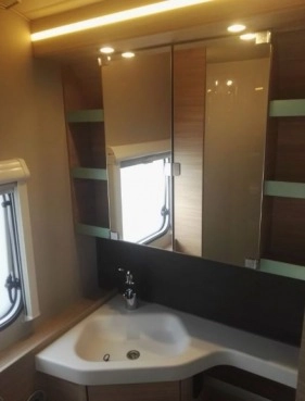                         KNAUS SÜDWIND 580 QS - zdjęcie 9
                        