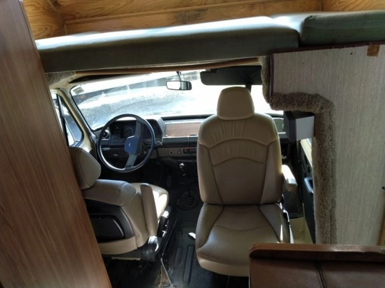                         Kamper samochód kempingowy Ford - zdjęcie 4
                        