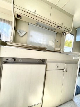                         Przyczeka kempingowa + namiot + mover + toaleta, ZADBANA - zdjęcie 4
                        