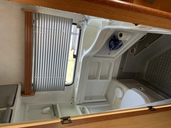                         Sprzedam dużego kampera  - zdjęcie 12
                        