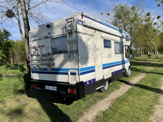                         Sprzedam dużego kampera  - zdjęcie 6
                        