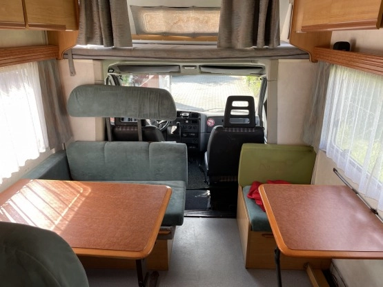                         Sprzedam dużego kampera  - zdjęcie 8
                        