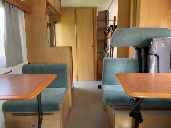                         Sprzedam dużego kampera  - zdjęcie 9
                        