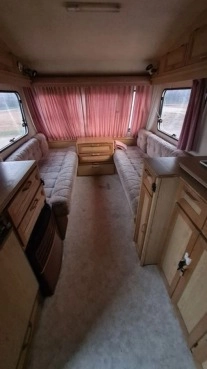                         Przyczepa kempingowa CROWN - zdjęcie 3
                        