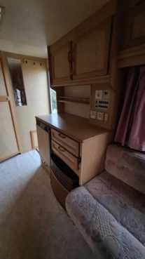                         Przyczepa kempingowa CROWN - zdjęcie 4
                        