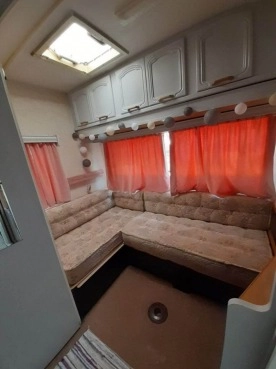                         Przyczepa kempingowa Beyerland Bailey Scorpio 1992r. - zdjęcie 10
                        