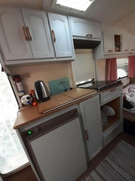                         Przyczepa kempingowa Beyerland Bailey Scorpio 1992r. - zdjęcie 9
                        