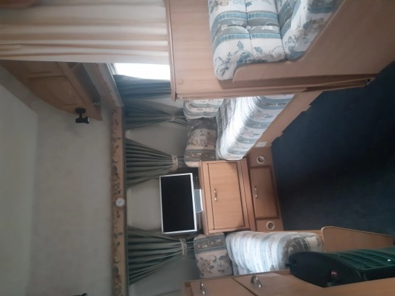                         Przyczepa kempingowa Elddis Typhoon XL - 2000 r. - zdjęcie 7
                        